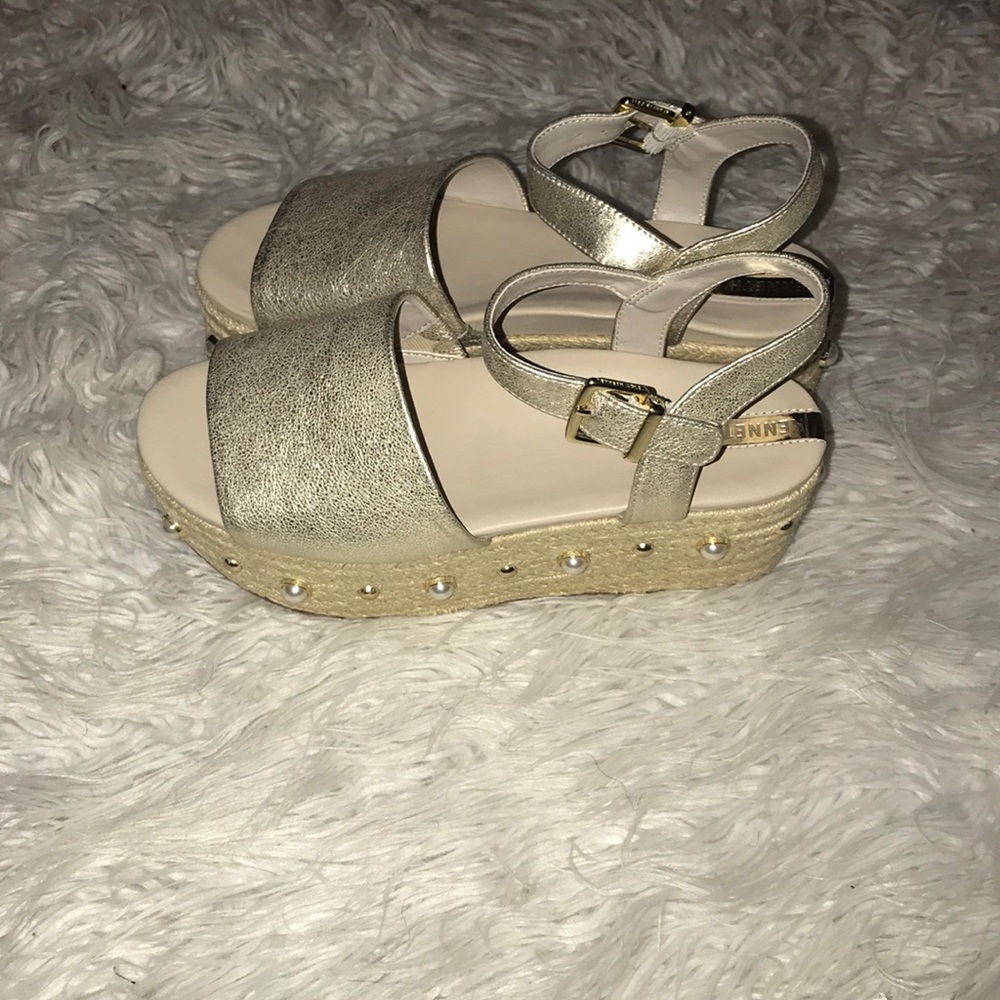 🔥Kenneth Cole Indra studs leather sandals🔥 - Picture 6 of 8